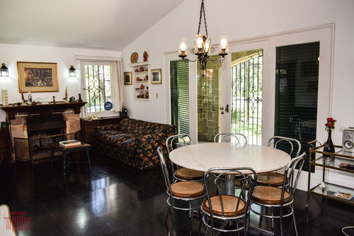 Casa En Punta Del Este , Cantegril- Ref: 12000