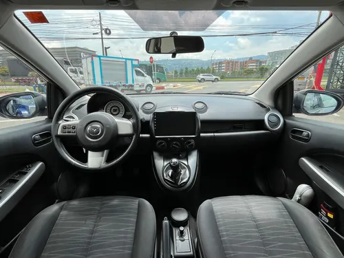 Mazda 2 1.5cc Mt Aa 4x2