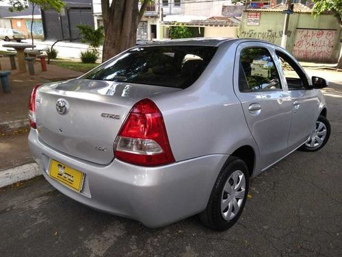 Toyota Etios Sedan X 1.5 Flex 2017 Prata Completo Oferta!!