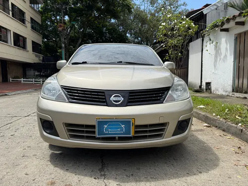 Nissan Tiida Mío Automático Cuero 2012