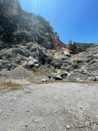 Terreno En Venta De 286,577 M² En Huiloapan, Veracruz, Ideal Para Explotación Minera De Roca Caliza. Uso Industrial. Excelente Ubicación Cerca De Córdoba Y De La Autopista México-veracruz.