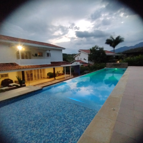 Vendo Casa En Pance Con Piscina Propia En Condominio