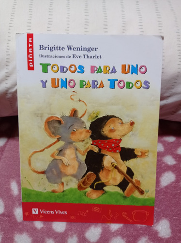 Todos Para Uno Y Uno Para Todos - Piñata