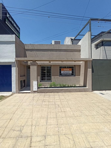 Imagen 19 de 20 de 7 E/ 163 Y 164, Berisso - Casa En Ph En Venta