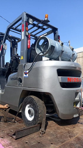 Empilhadeira Nissan Pl30 Ano 2016 3t Triplex Deslocador