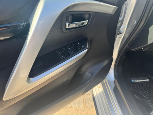 Mitsubishi Montero Sport 3.0 Aut 4x2
