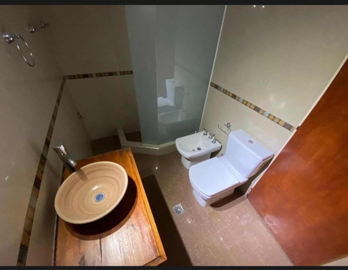 Vendo Casa De 6 Amb Con Pileta En El Centro De Moreno