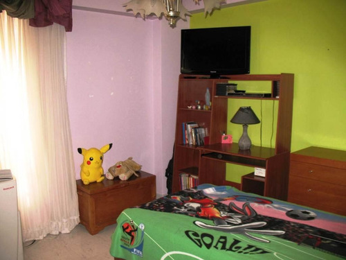 Imagen 9 de 12 de La Urbna, Se Vende Apartamento. Cod. 20-14488