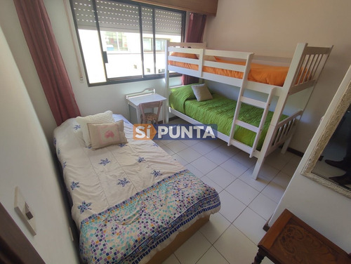 Imagen 15 de 27 de Apartamento En Venta 2 Dormitorios, Frente A Playa El Emir