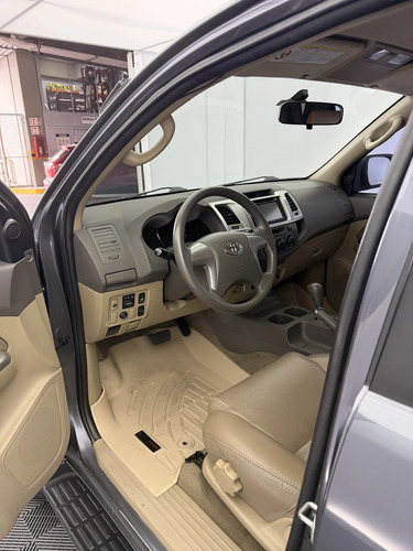 Toyota Fortuner 2.7L 4X4 At