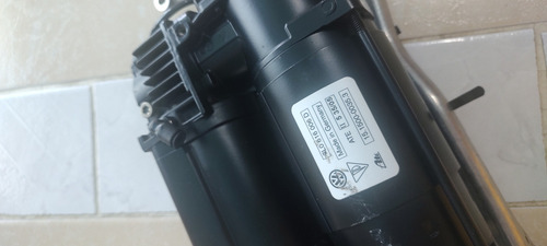 Compresor De Suspensión Porsche Touareg 7l0616006d Genuino