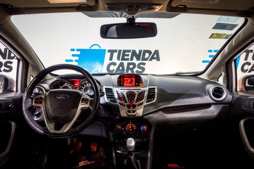 Imagen 3 de 8 de Ford Fiesta Titanium