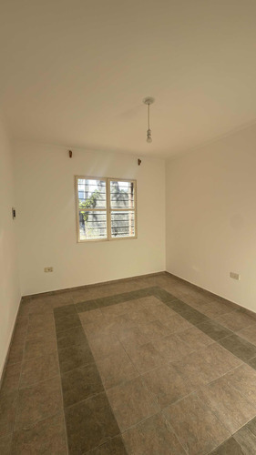 Casa De 3 Dormitorios Zona Valle Escondido