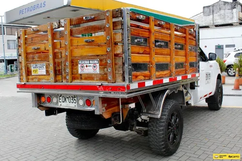 Nissan Frontier 2.5 D22 / Np300 Estacas Diesel Mt 4x4