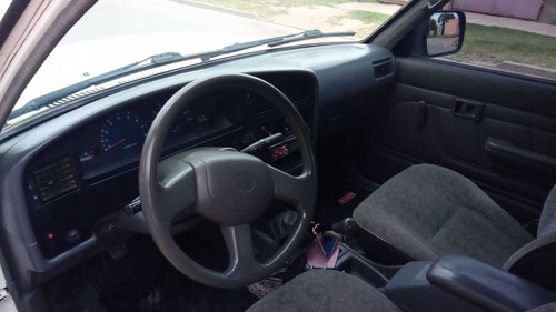 Toyota Hilux 2004 2.7 D/cab 4x2 N Dx