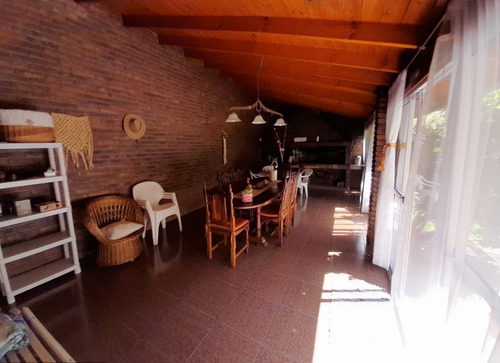 Imagen 18 de 23 de Chalet 7 Amb En 3 Plantas S/lote De 258m2. Impecable Estado.