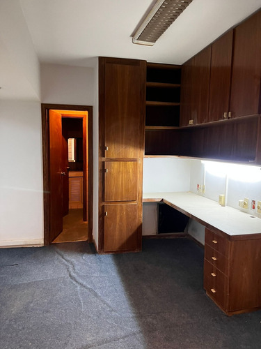 Ciudad Vieja Misiones Y Rincon, Cerca Del Puerto De Montevideo, Gran Oficina En Venta O Alquiler