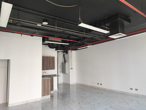 Excelente Oficina Edificio Britania Clase A+
