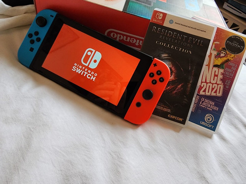 Nintendo Switch: Consola + Joy-con Blue & Red Dock En Caja
