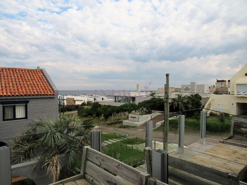 Apartamento En Venta, Montoya, 3 Dormitorios- Ref: 73