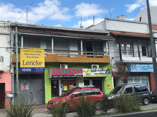Lencke Vende - En Block Locales Mas Departamentos, Zona Muy Comercial Sobre Av. Avellaneda