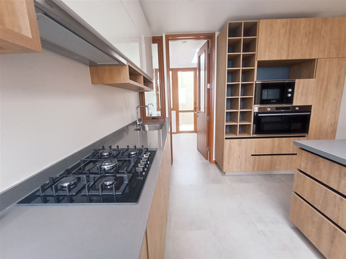 Casa En Venta En Lo Barnechea