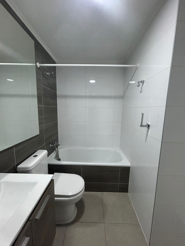 Arriendo Depto. De 1d1b En Fernandez Albano Metro El Parron