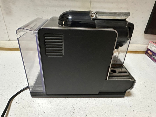 Cafetera Nespresso Latissima F421 Negro (Usado)