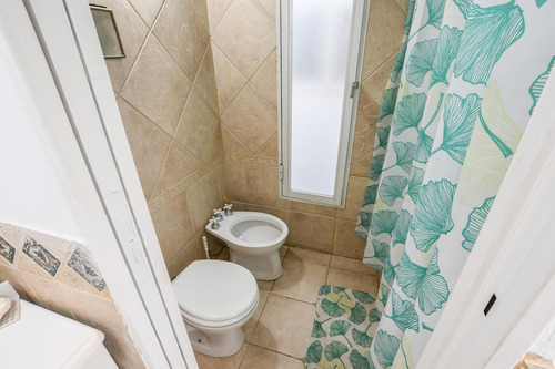 Casa De 3 Dormitorios En Venta Con Pileta Y Quincho Fisherton