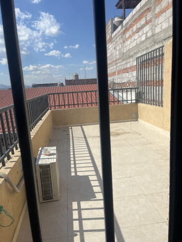 Casa Grande De 5 Recámaras Y 5 Baños