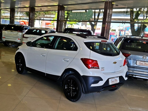 Imagem 2 de 7 de Chevrolet Onix 1.4 Activ
