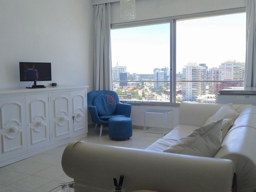 Imagen 6 de 18 de Apartamento En Venta En Peninsula - Punta Del Este - Piso Alto!
