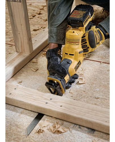 Sierra Recíproca Dewalt 20v Max Inalámbrica Compacta Dcs387b