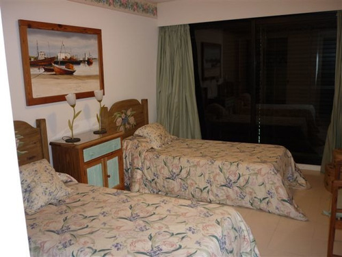 Apartamento En Alquiler Por Temporada De 4 Dormitorios En Peninsula