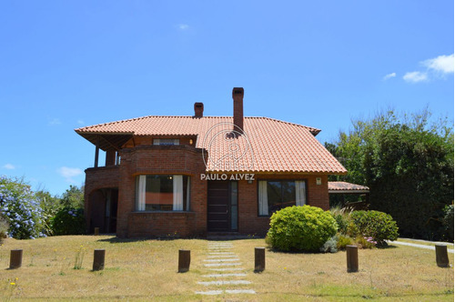 Casas Alquiler Temporal 4 Dormitorios Piriápolis