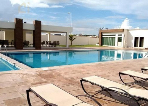 Casa En Venta En Lomas De La Rioja En La Riviera Veracruzana 3 Habitaciones 2.5 Baños