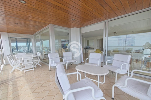 Apartamento Frente Al Puerto - Ref: 1616