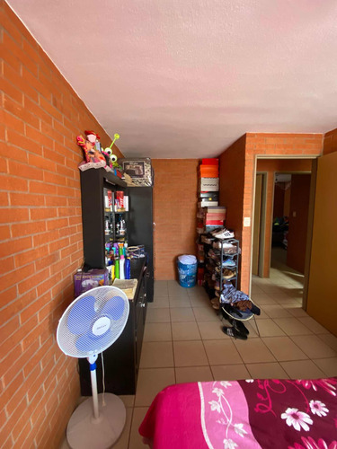 Se Vende Cass En Avenida Principal De Arboledas Cd Bajío
