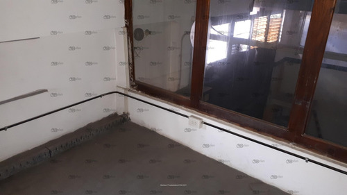 Imagen 10 de 13 de Barbaro Vende Galpon En Villa Lynch San Martin