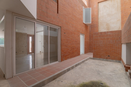 Se Vende Nuevo/obra Gris Th 600m2 - 4h+1s+4b+1s+4p - Alto Hatillo - Rg