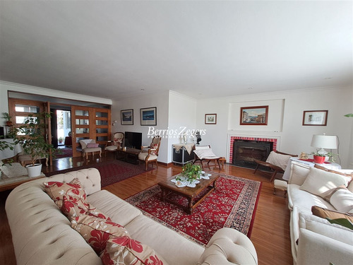 Casa En Venta, 4 Dormitorios 4 Baños, Sala De Estar La Reina