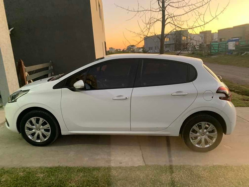 Peugeot 208 1.6 Active 2018
