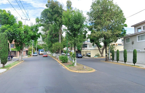Casa En Venta De Adjudicación Bancaria Ubicada En Bulevar De Los Continentes, Valle Dorado, 54020, Tlalnepantla. Cmr.