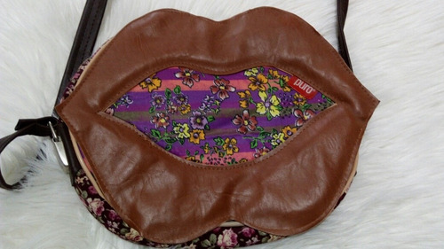 Cartera Beso Puro Diseño (impecable)