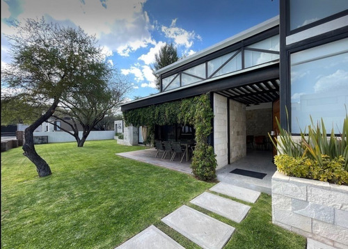 Espectacular Casa En Venta En Privada Los Mezquites De Tequisquiapan