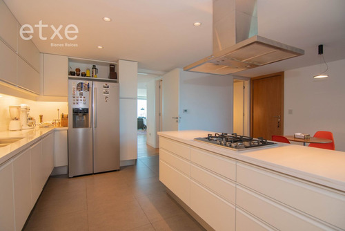 Apartamento En Alquiler De 3 Dormitorios En Puerto Del Buceo