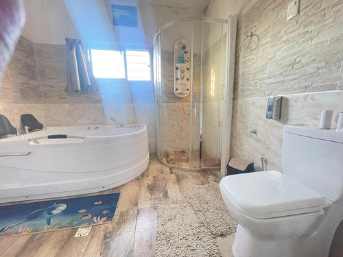 Venta Casa 4 Dormitorios Amplio Terreno Y Jacuzzi En Colon