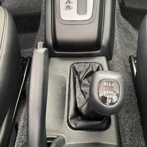 Imagem 10 de 12 de Mitsubishi Pajero Tr4 2.0 4x4 16v 140cv Flex 4p Automático