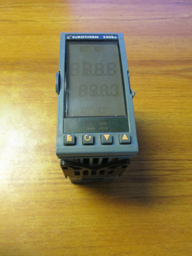 Eurotherm Tempature Controller Cat# 2208e ... Us-15 Ddc