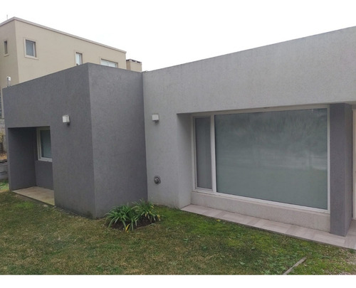 Imagen 1 de 21 de Residencial 1 Costa Esmeralda: Muy Buena Casa En Venta Con Pileta